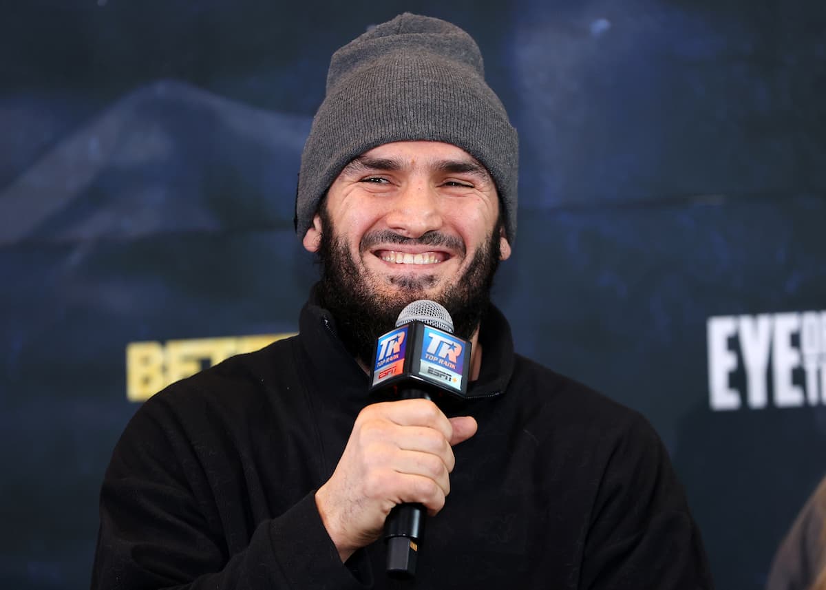 Artur Beterbiev at press conference