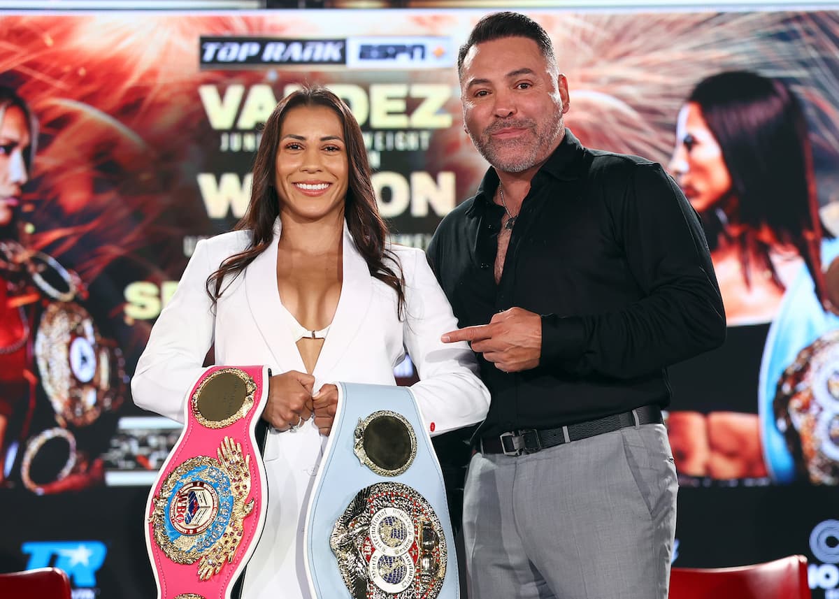 Oscar De La Hoya and Yokasta Valle