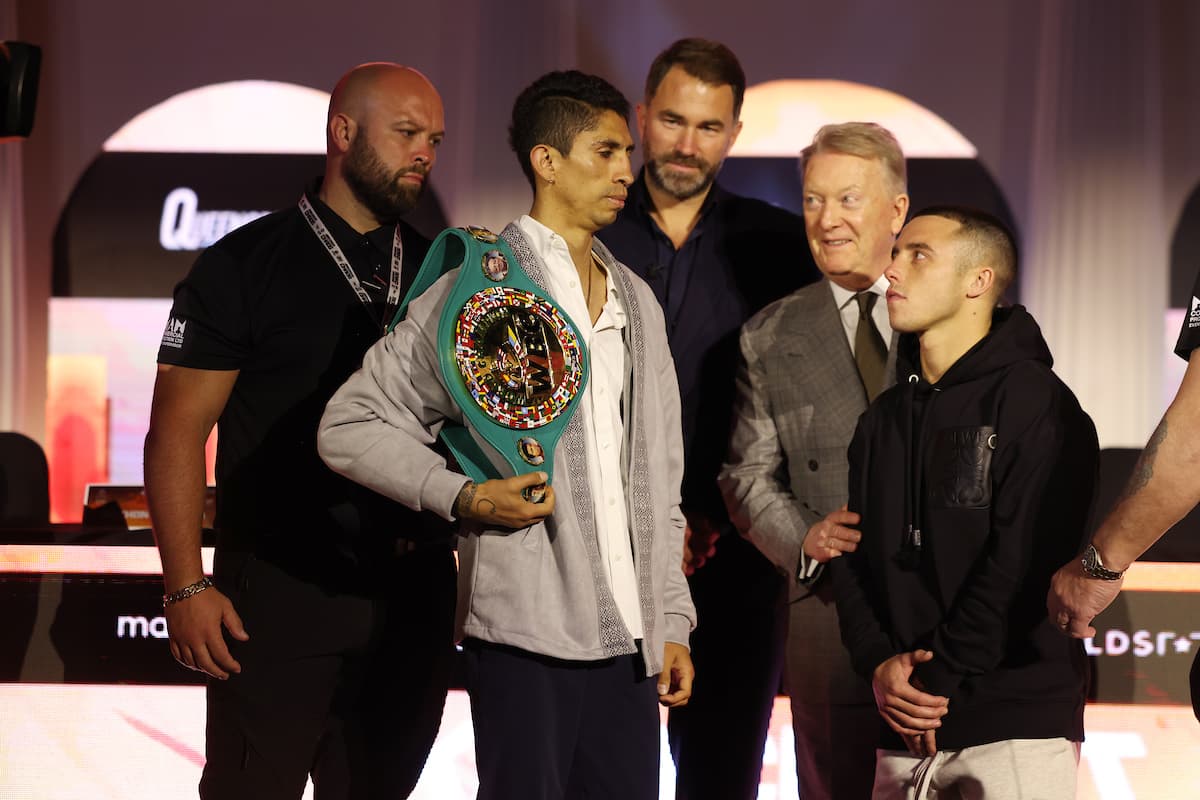 Rey Vargas vs Nick Ball faceoff