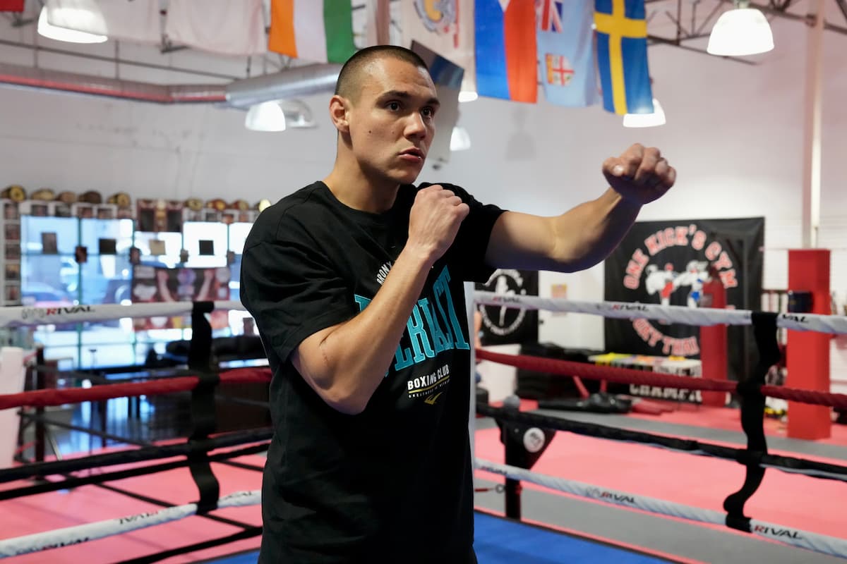 Tim Tszyu shadowboxing