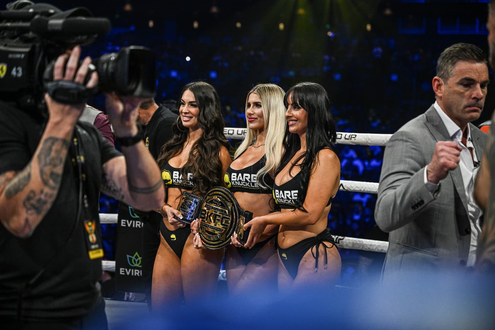 Card ring girls