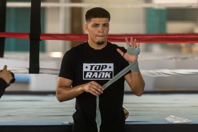 Xander Zayas hosts boxing clinic in Puerto Rico