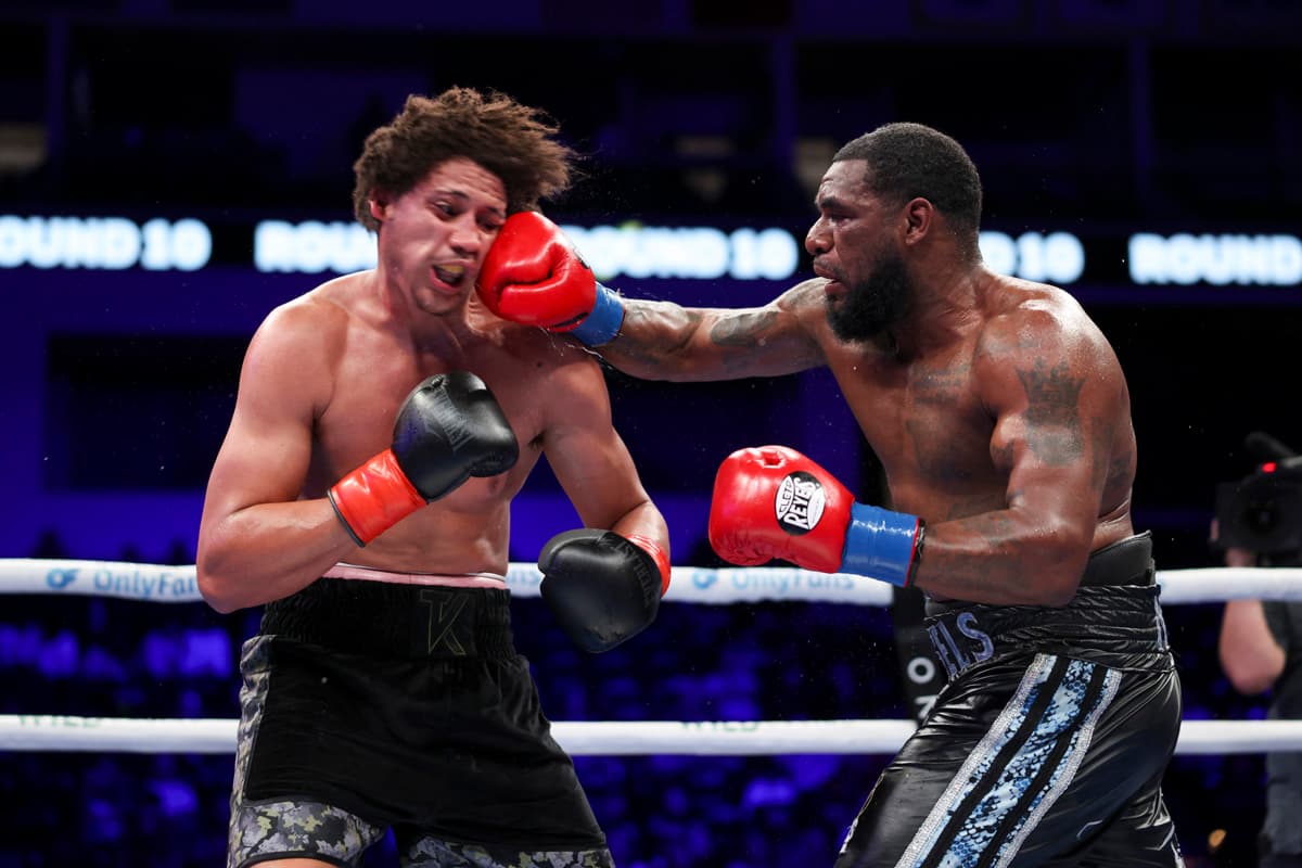 Felix Valera punches Tristan Kalkreuth during their bout