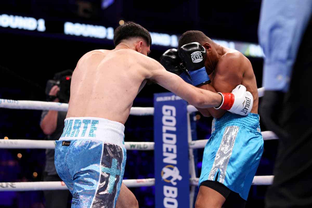 Joel Iriarte delivers a body shot during his bout against Marcos Leonardo Jimenez