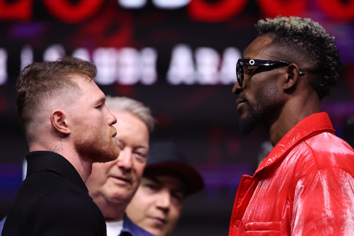 Canelo Alvarez and William Scull face off