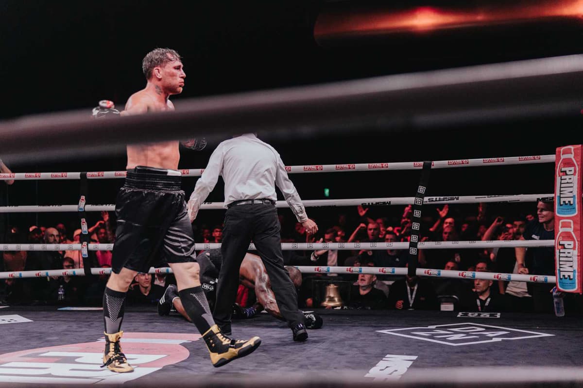 Darren Till knocks down Darren Stewart in their boxing bout
