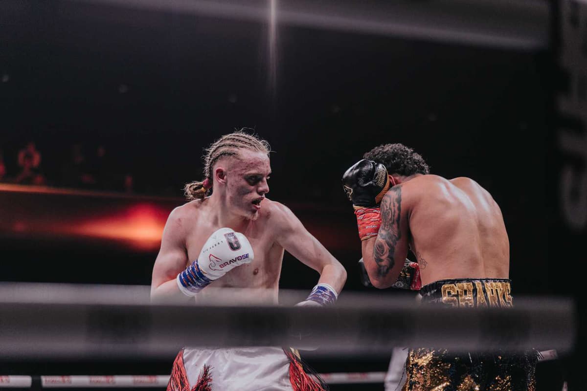 FoxTheG and Walid Sharks during their boxing bout