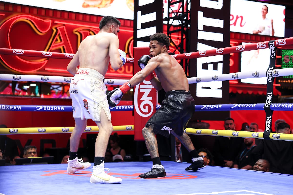 Jose Ramirez and Devin Haney during their bout