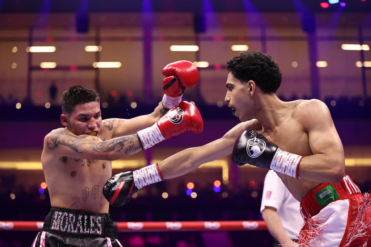 Mohammed Alakel punches Alexander Morales during their bout