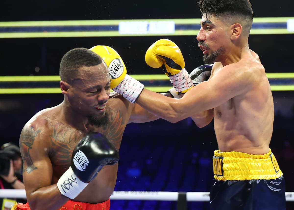 Raeese Aleem and Rudy Garcia during their bout at T-Mobile Arena in Las Vegas