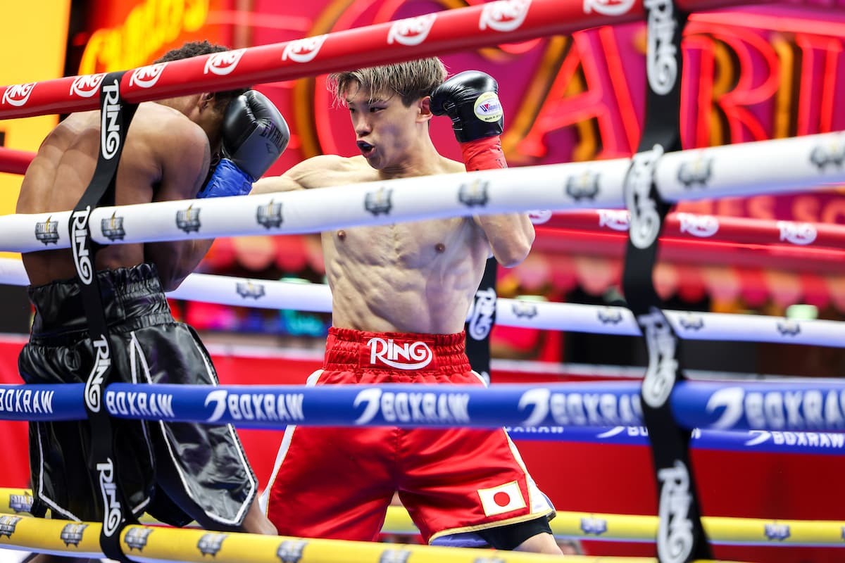 Reito Tsutsumi and Levale Whittington during their bout