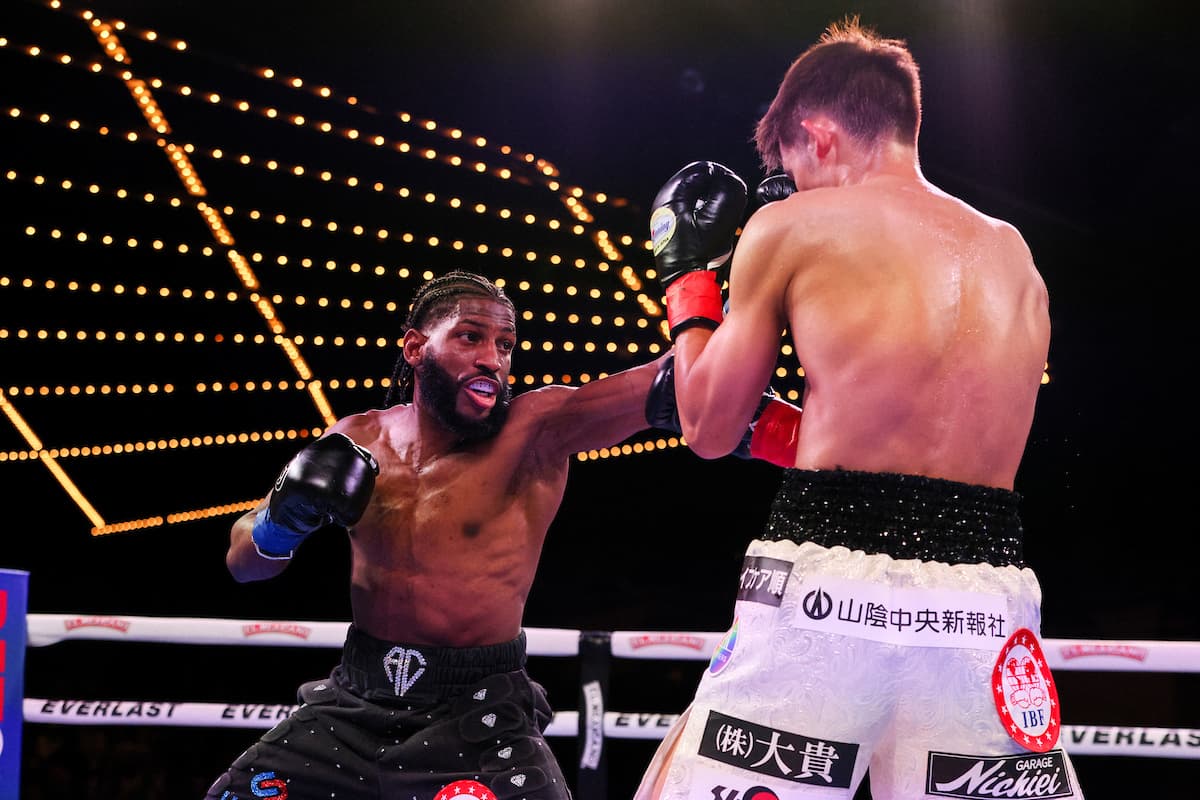 Andy Cruz throws a jab during his bout against Hironori Mishiro at The Theater at MSG in New York