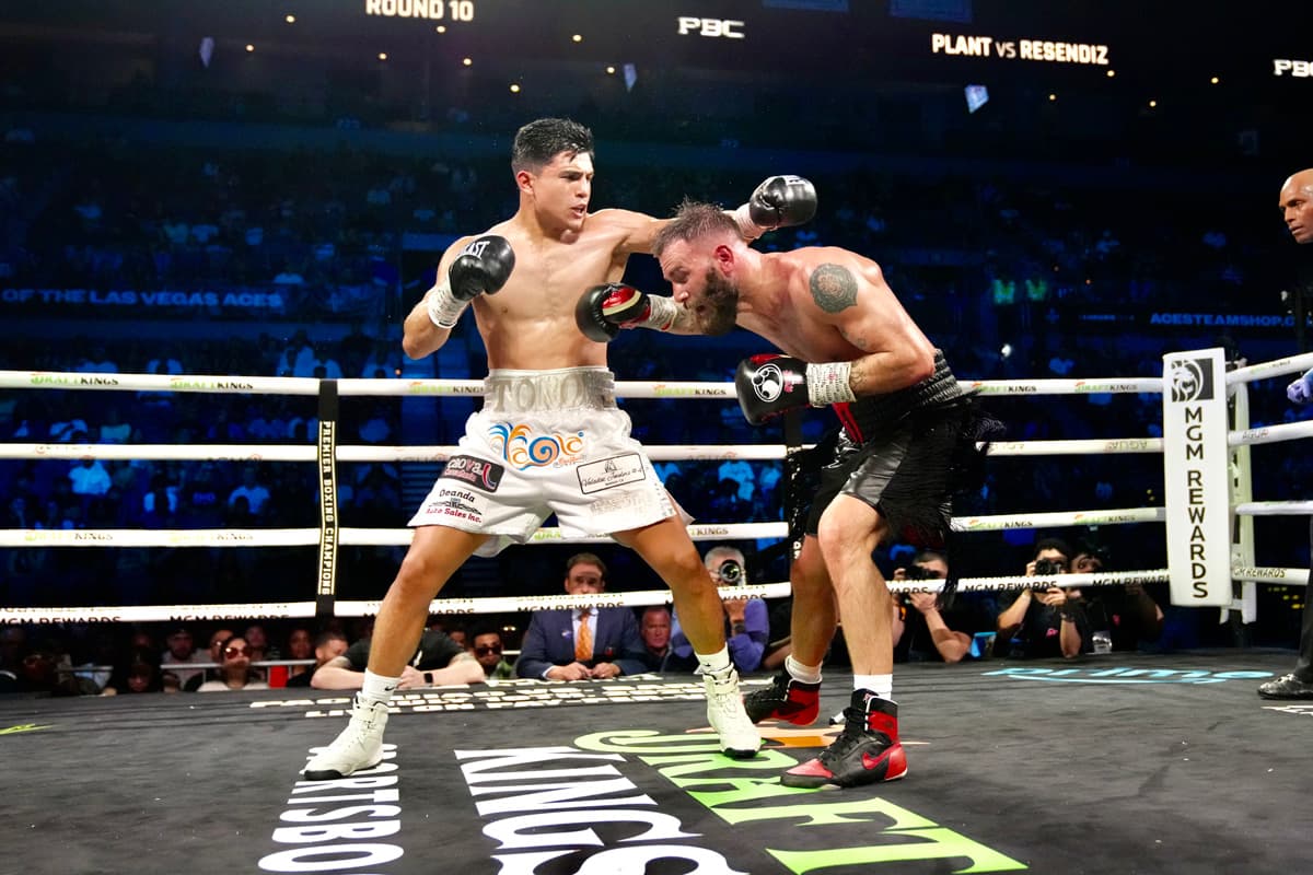 Jose Armando Resendiz and Caleb Plant during their boxing bout in Las Vegas