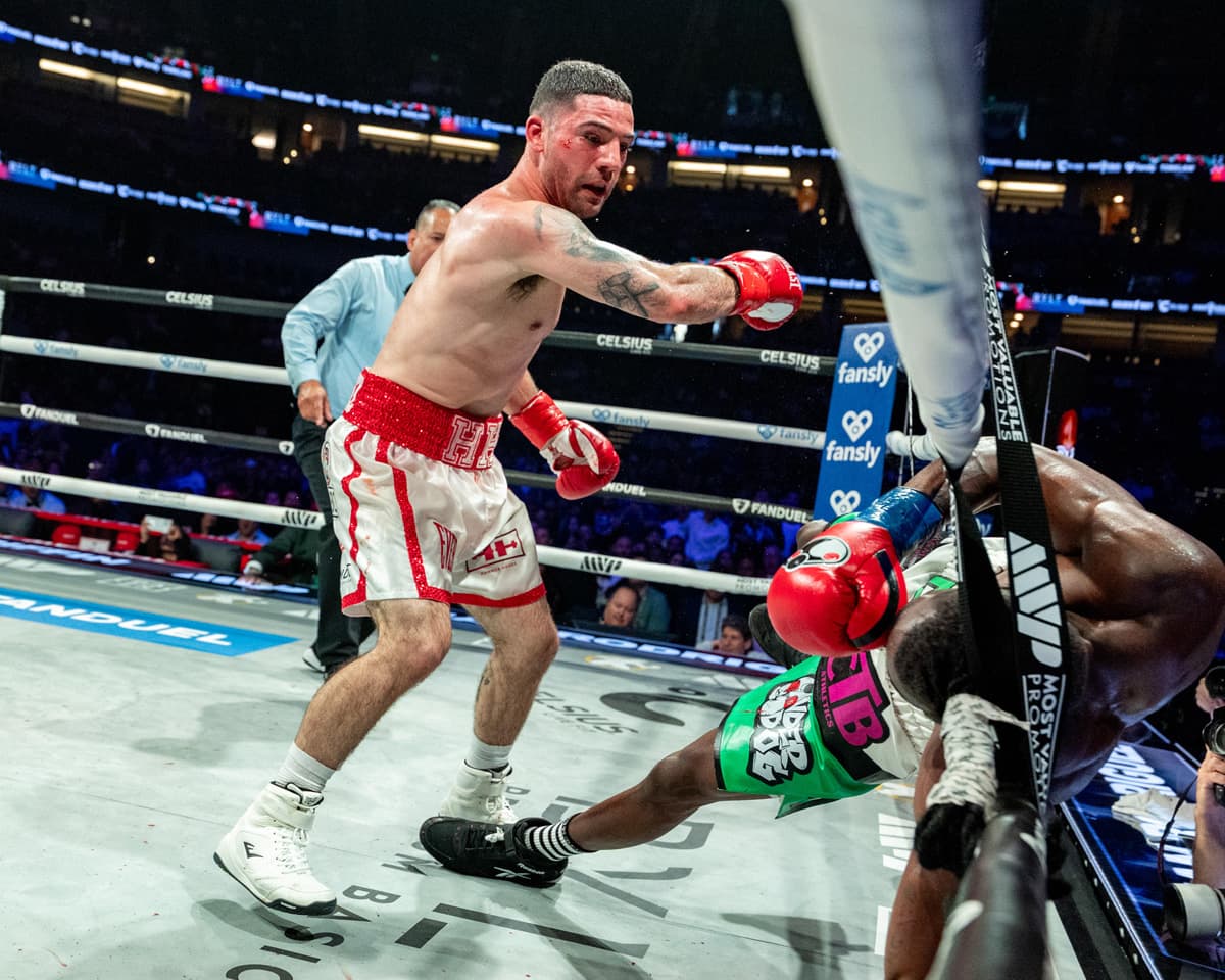 Julian Rodriguez dominates Avious Griffin during their bout in Anaheim, CA