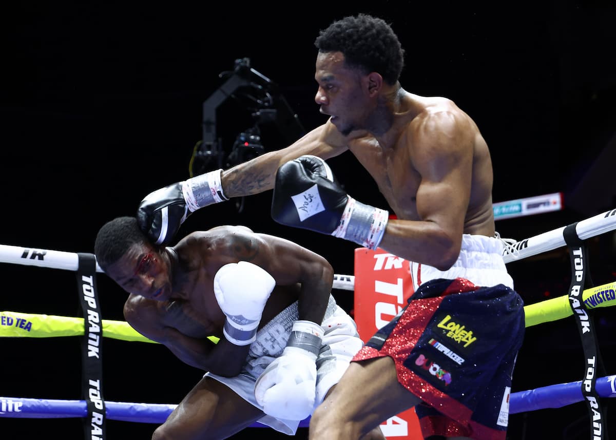 Kahshad Elliott and Titus Ashe during their bout in Newark, New Jersey