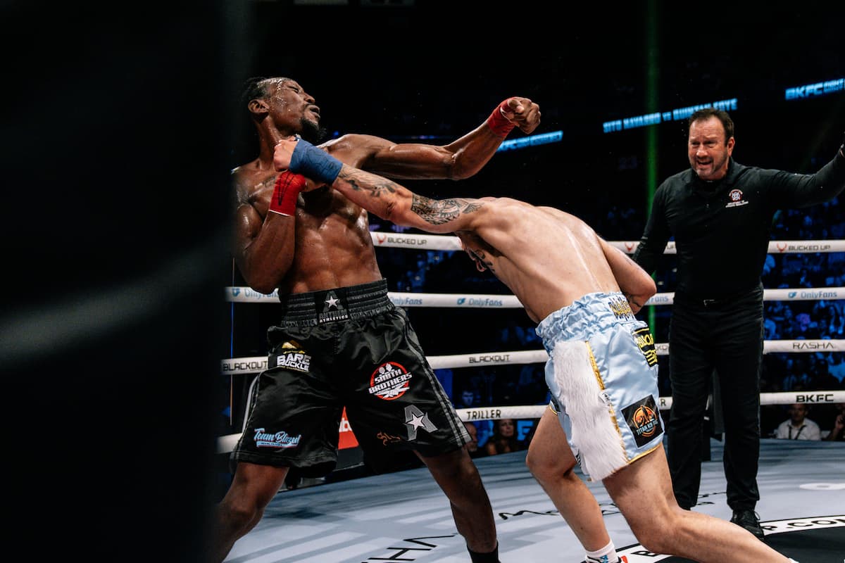 Lardy Navarro punches Anthony Foye during their bare-knuckle boxing bout at BKFC Mohegan Sun