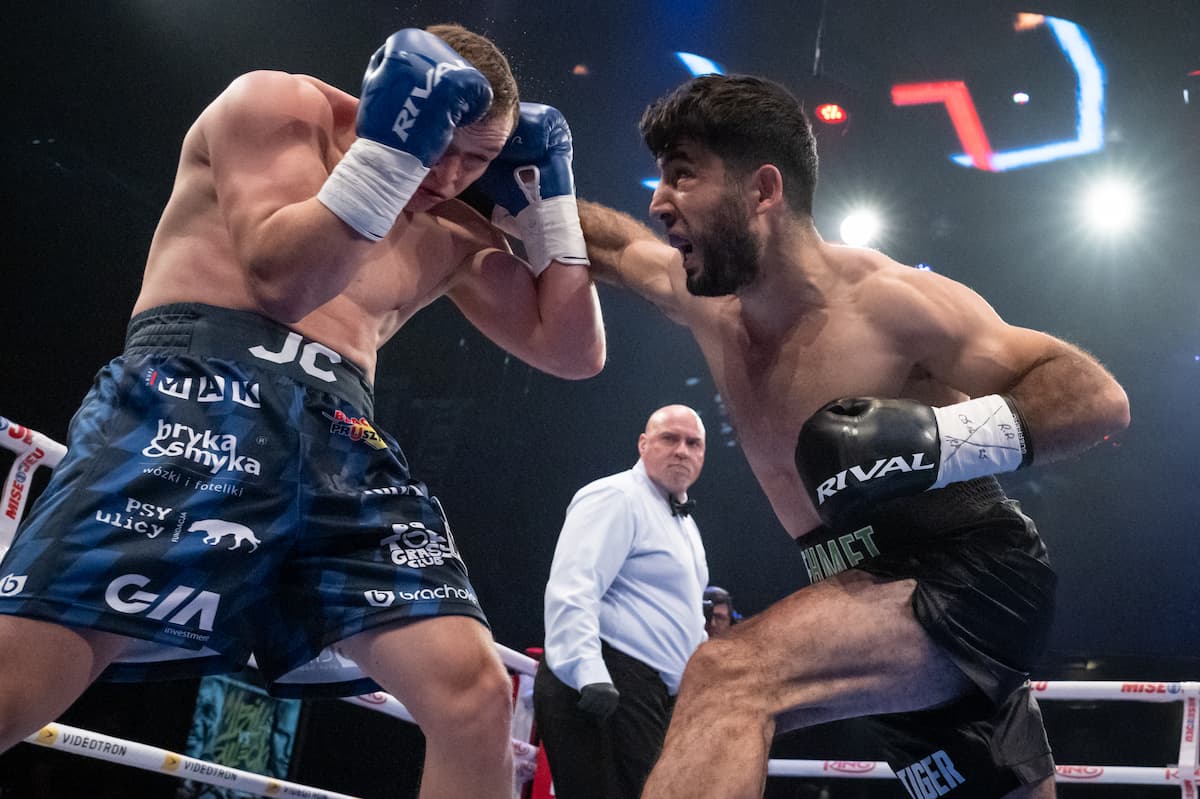 Mehmet Unal and Jan Czerklewicz during their boxing bout in Montreal