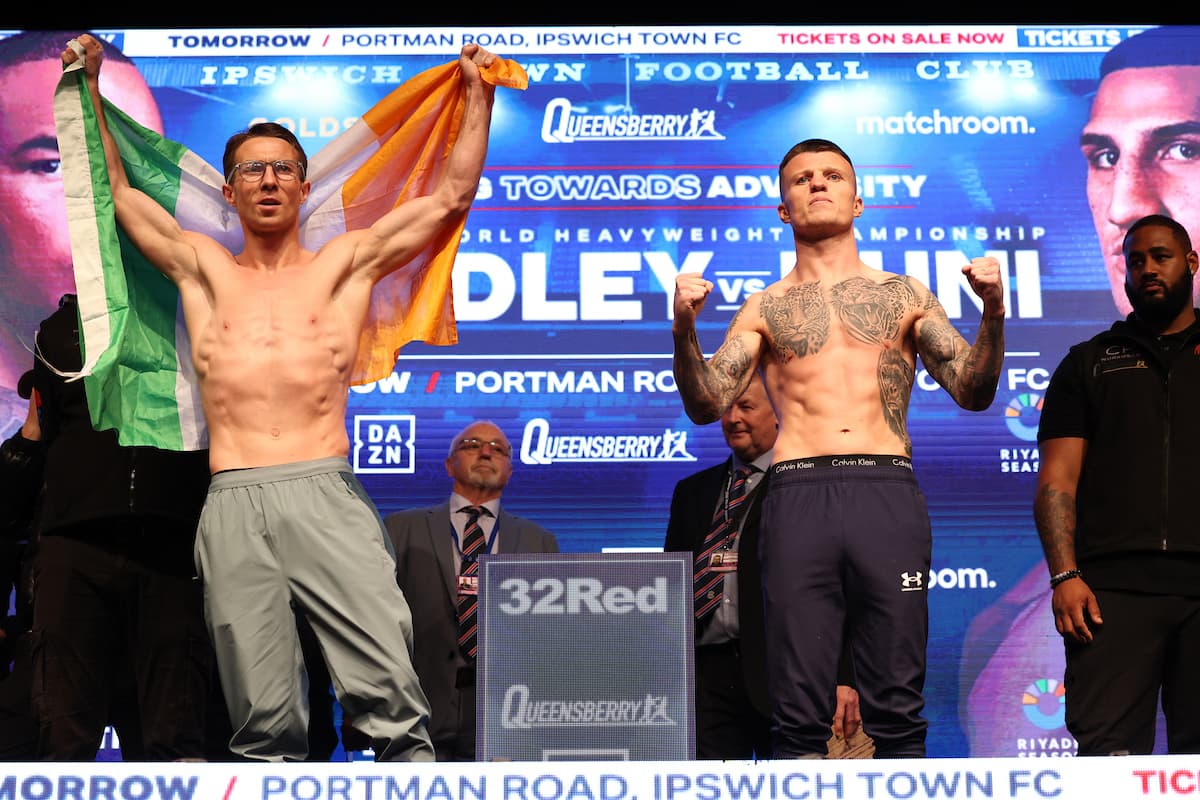 Pierce O'Leary and Liam Dillon at the weigh-in ahead of their bout in Ipswich, England