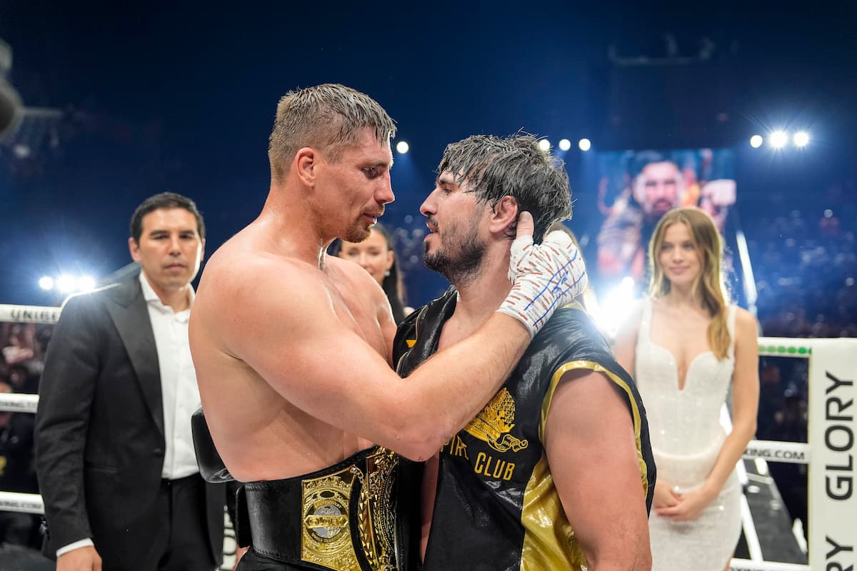 Rico Verhoeven and Artem Vakhitov after their bout at Glory 100