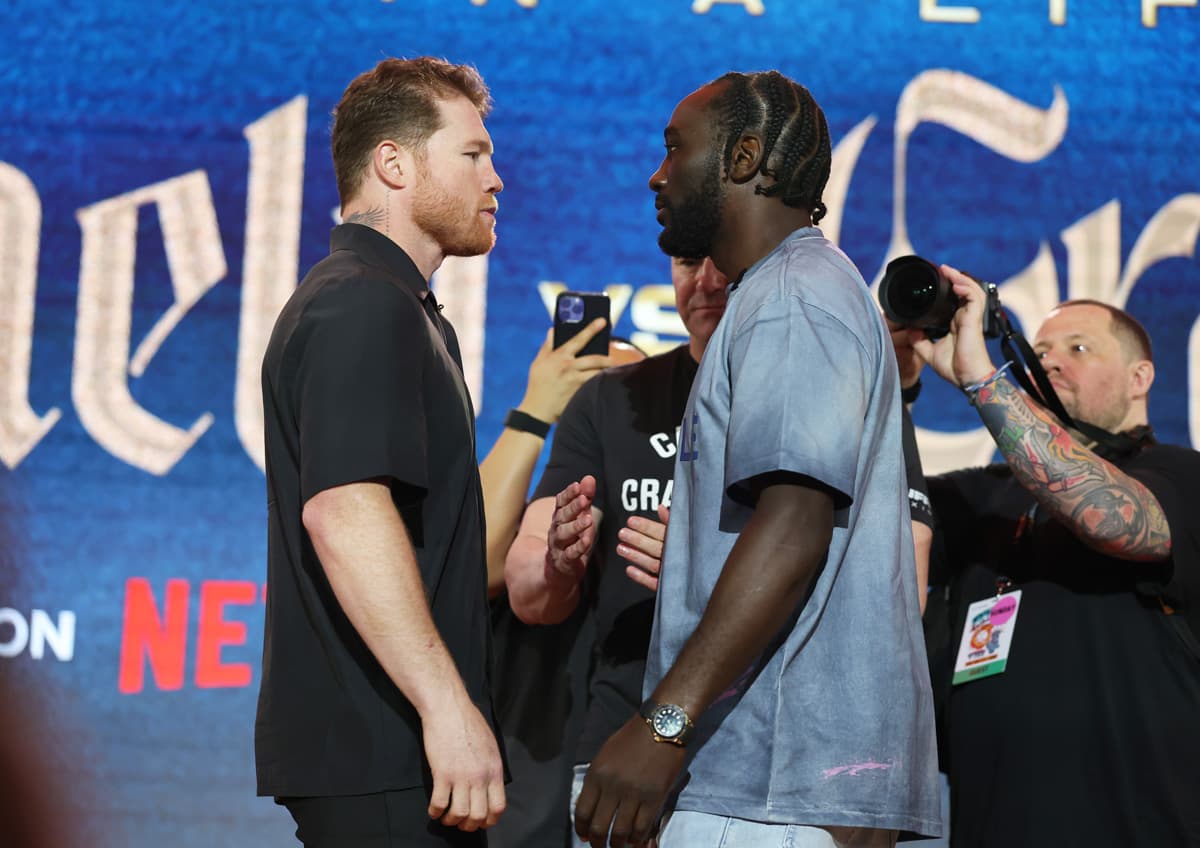 Canelo Alvarez and Terence Crawford during the press conference at the 2025 Fanatics Fest NYC