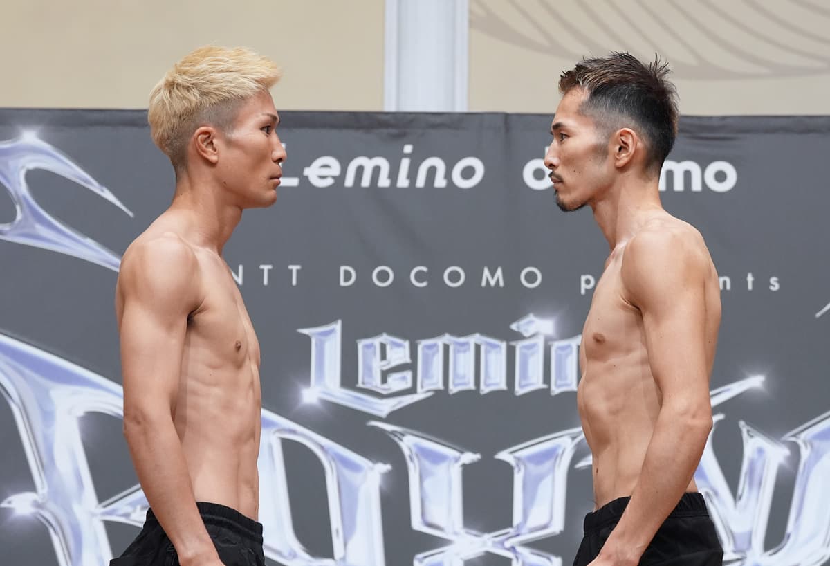 Yuya Oku and Reiya Abe come face-to-face at the weigh-in ahead of their bout in Tokyo