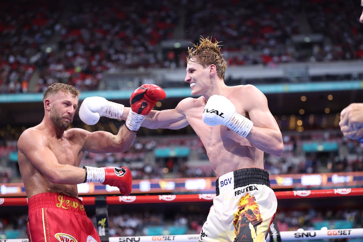 Daniel Lapin throws a punch during his bout against Lewis Edmondson in London