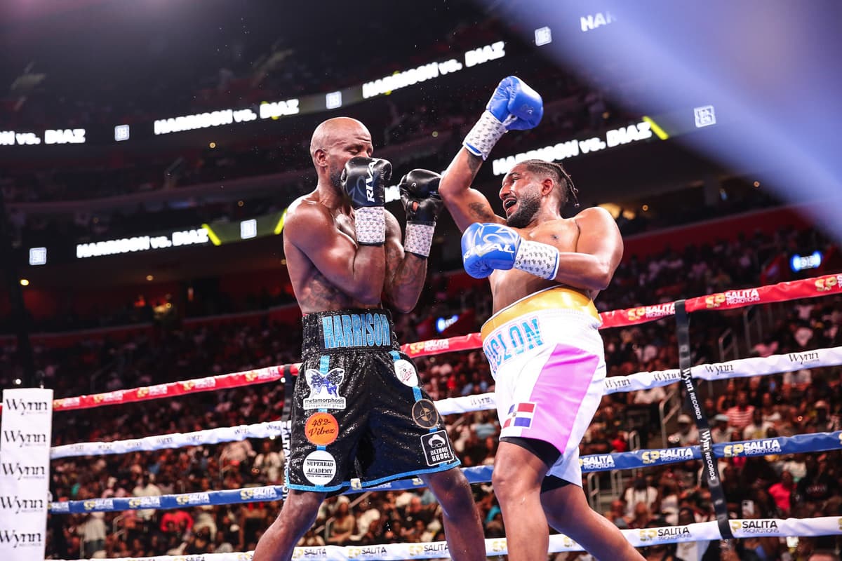 Tony Harrison and Edward Ulloa Diaz during their bout at Little Caesars Arena in Detroit