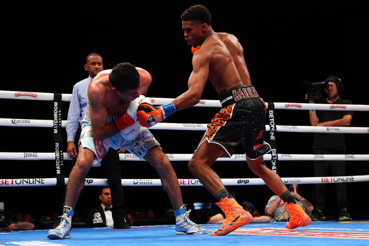 Omari Jones dominates Alfredo Rodolfo Blanco during their bout in Frisco, Texas