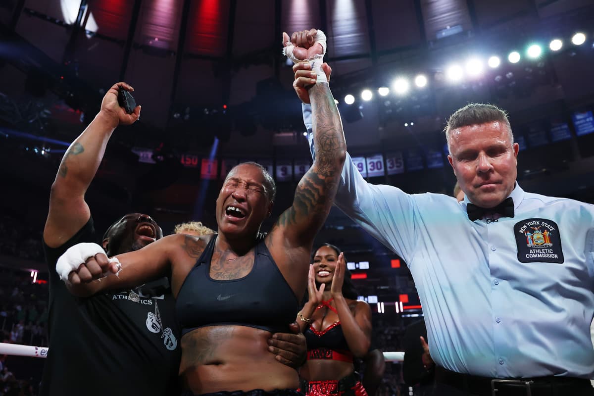 Shadasia Green defeats Savannah Marshall