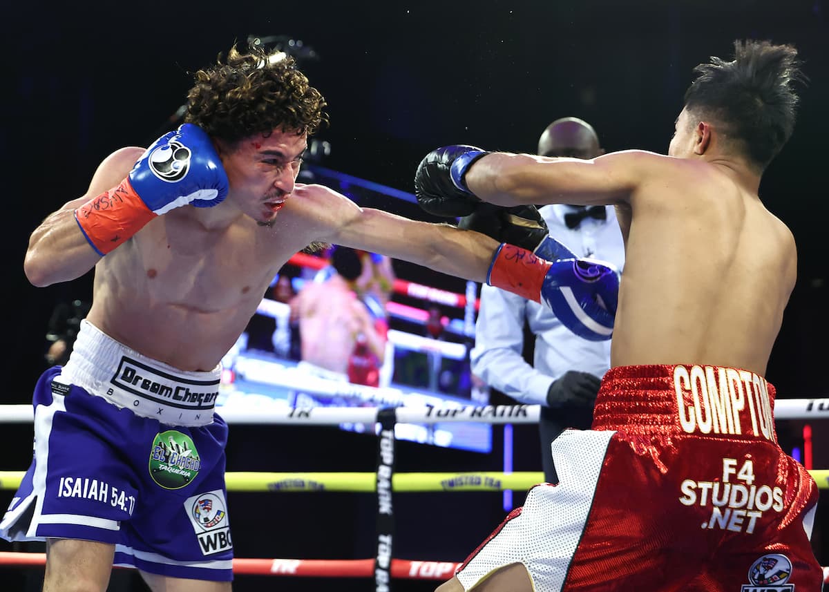 Steven Navarro and Cristopher Rios during their bout at The Theater at Madison Square Garden in New York