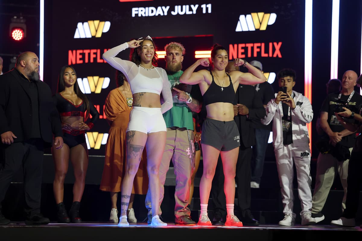 Tammara Thibeault and Mary Casamassa during the weigh-in in New York
