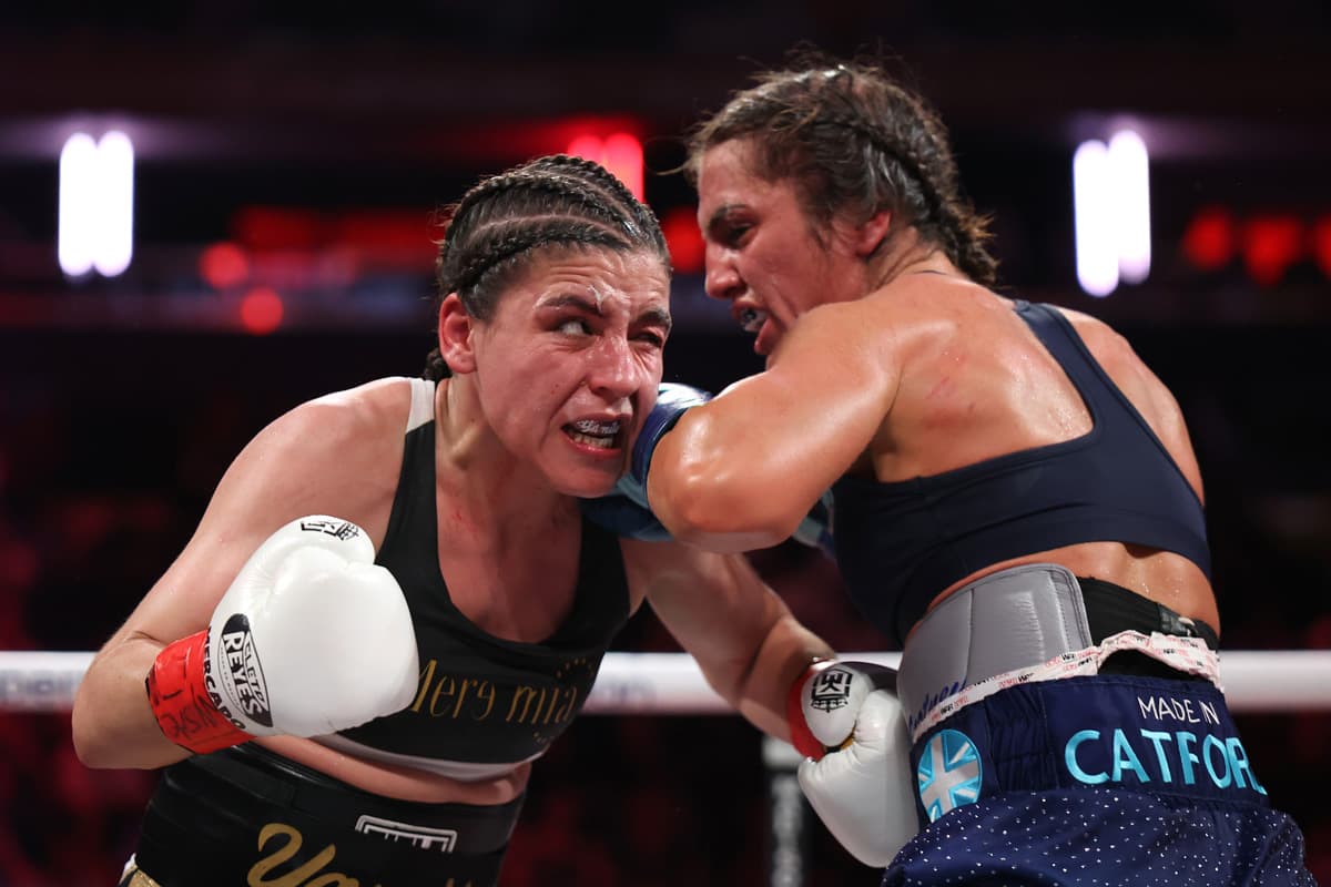 Yamileth Mercado and Ellie Scotney during their boxing bout at MSG in New York