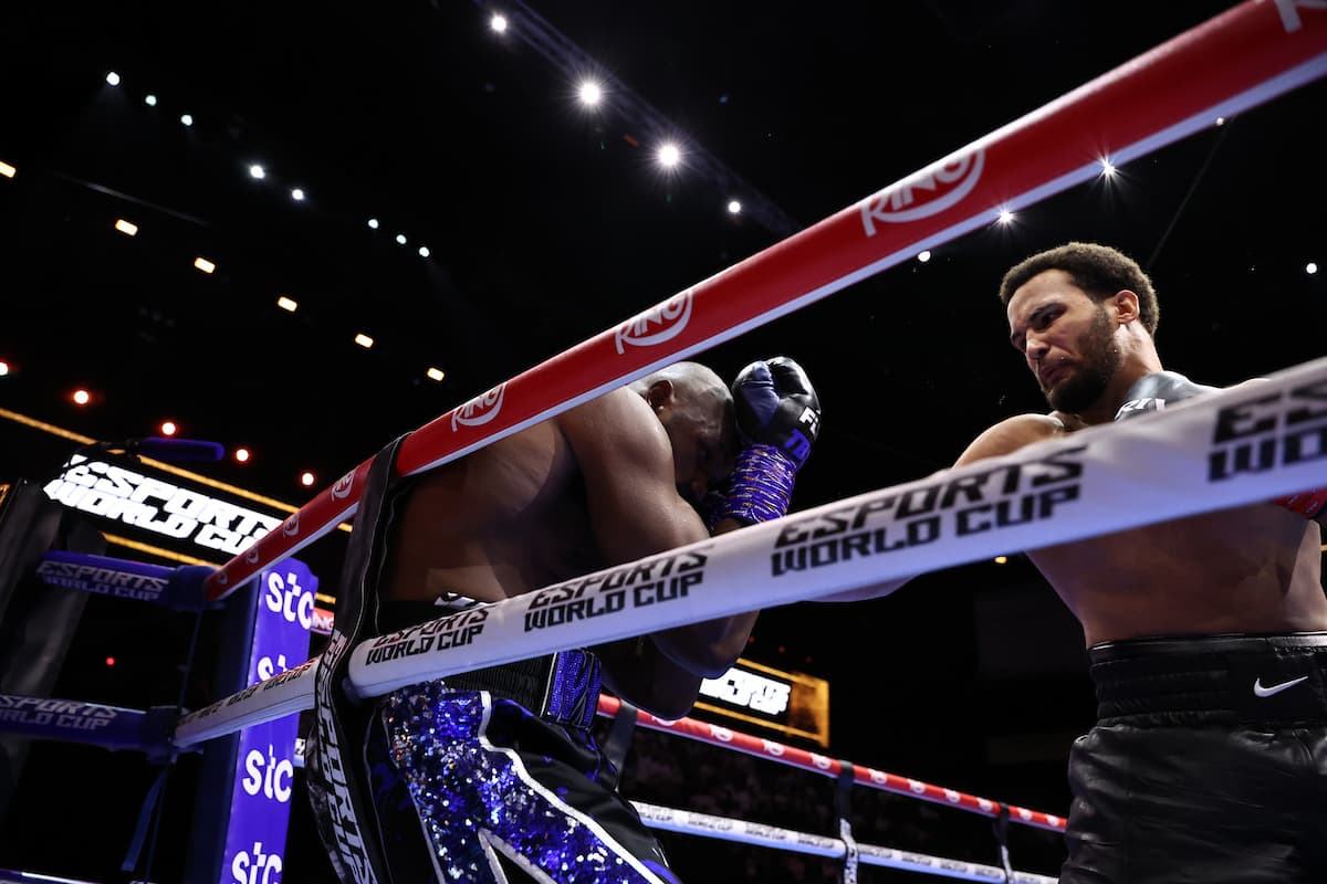 Moses Itauma dominates Dillian Whyte during their boxing bout