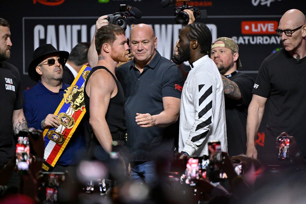 Canelo Alvarez and Terence Crawford face off