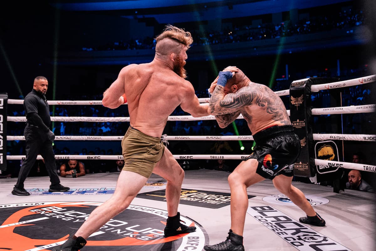 David Simpson dominates Jeremy Smith during their bare-knuckle boxing bout