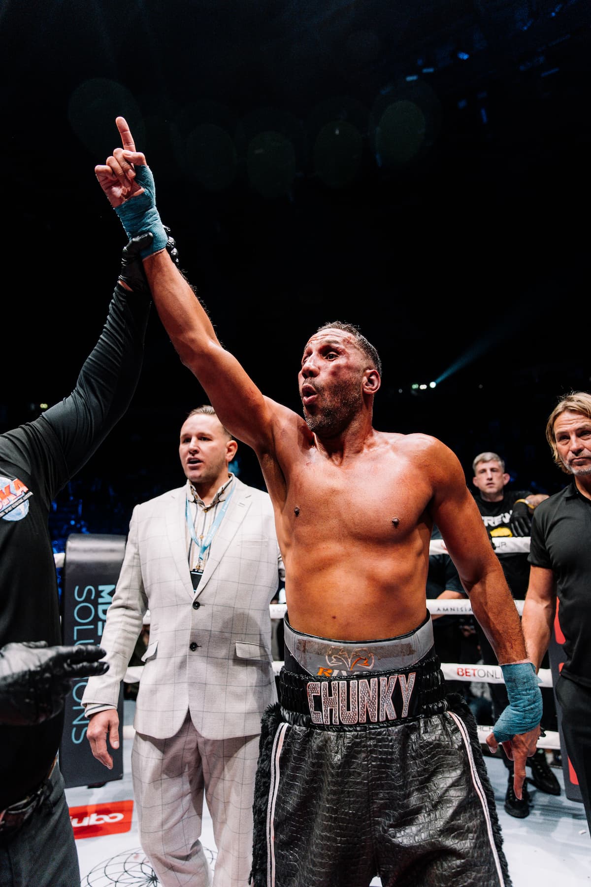 James Degale defeats Matt Floyd during their bout