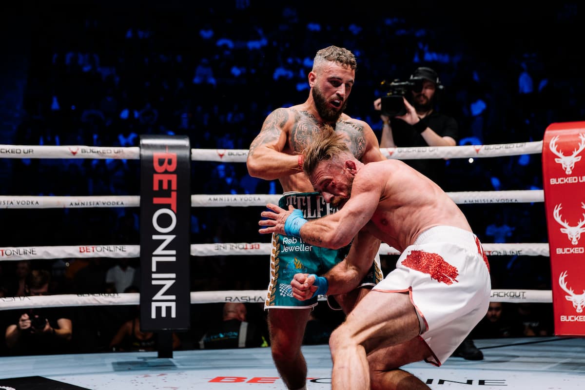 Jon Telfer dominates Bartlomiej Krol during their bout