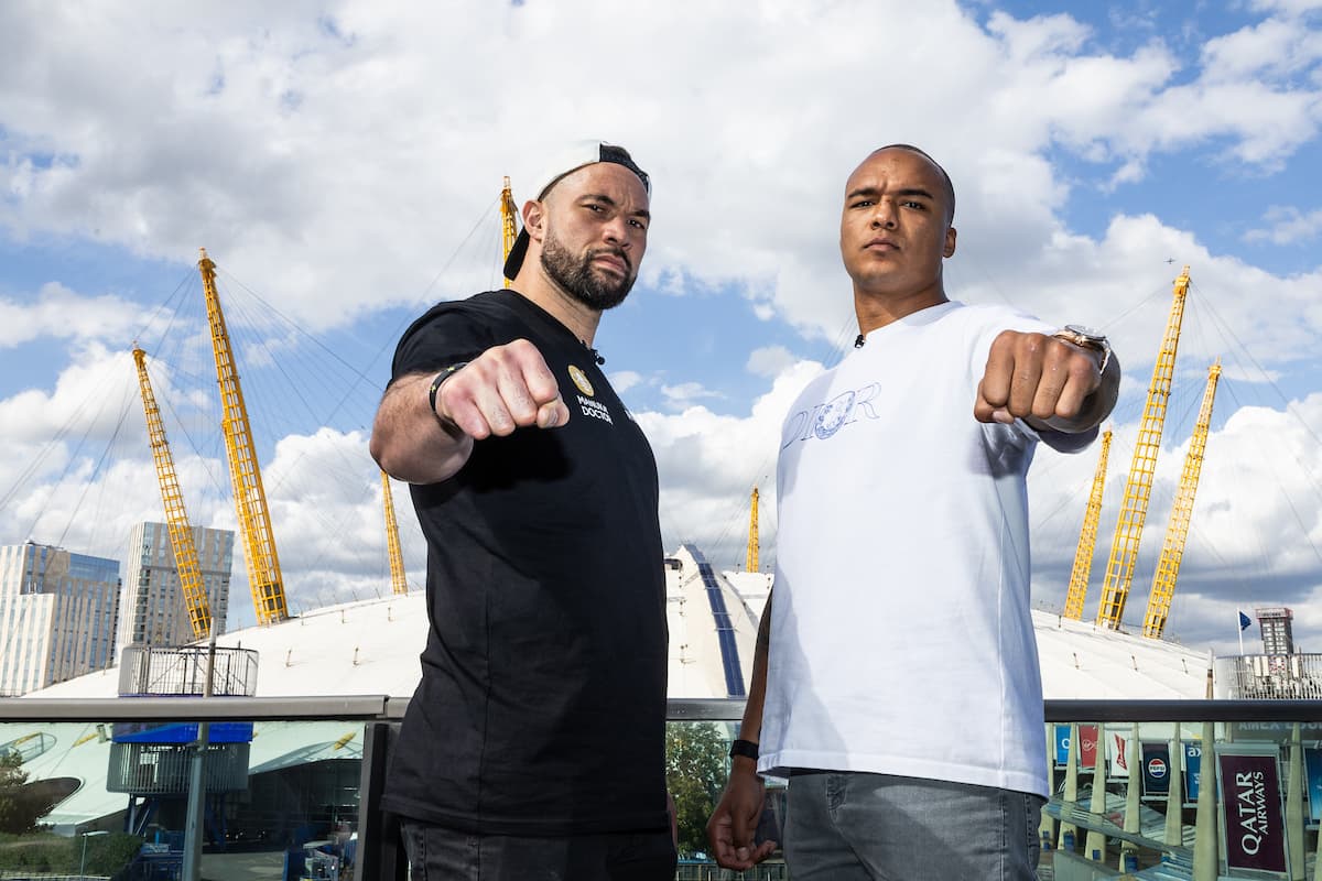 Joseph Parker and Fabio Wardley pose outside The O2