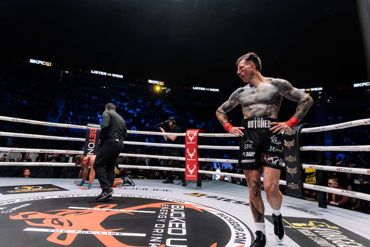 Sean Weir knocks down Joe Lister during their bout