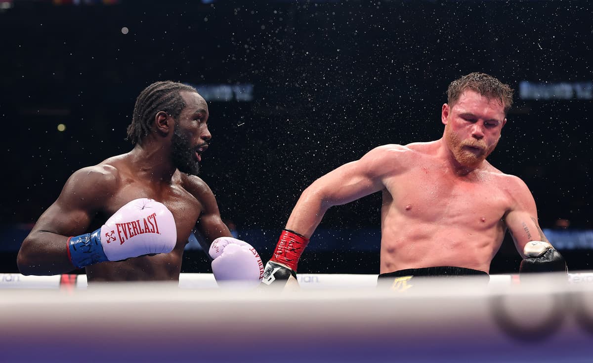 Terence Crawford and Canelo Alvarez during their boxing bout