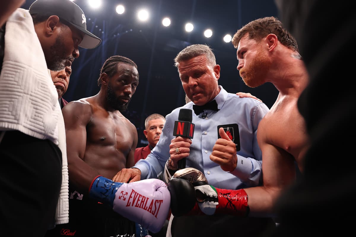 Terence Crawford and Canelo Alvarez during their boxing bout