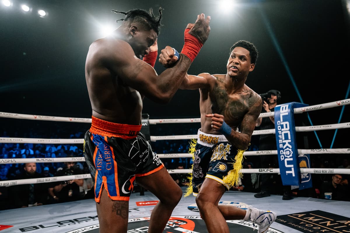 Bryce Henry punches Roderick Stewart