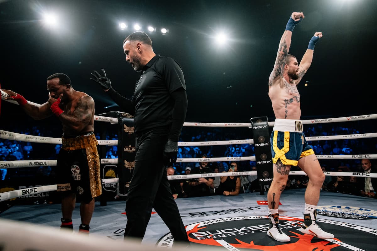 Cameron Vancamp defeats Derrick Findley