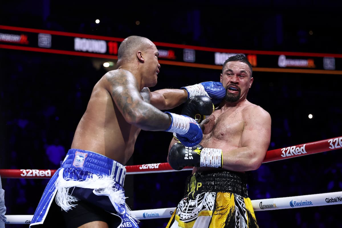 Fabio Wardley punches Joseph Parker