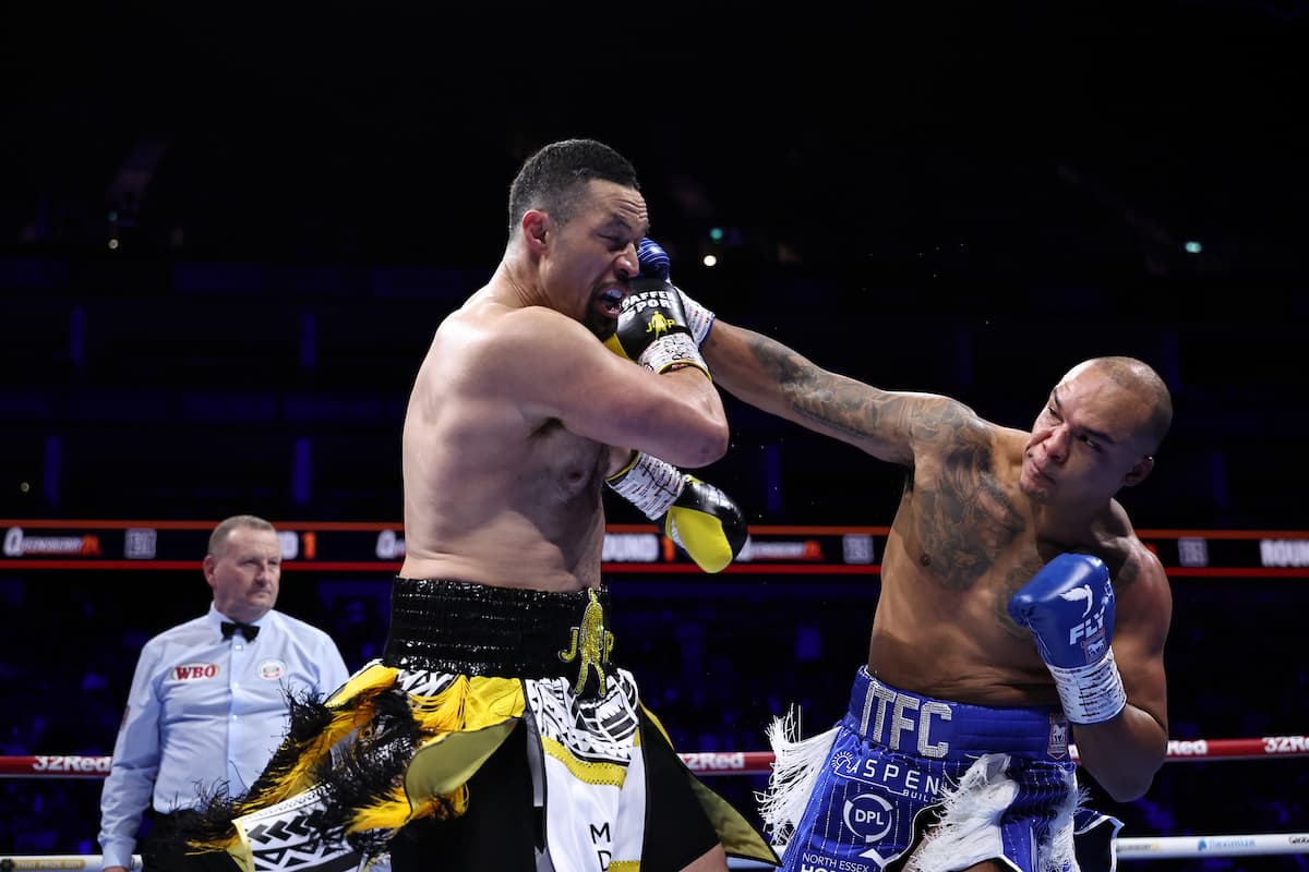 Fabio Wardley punches Joseph Parker