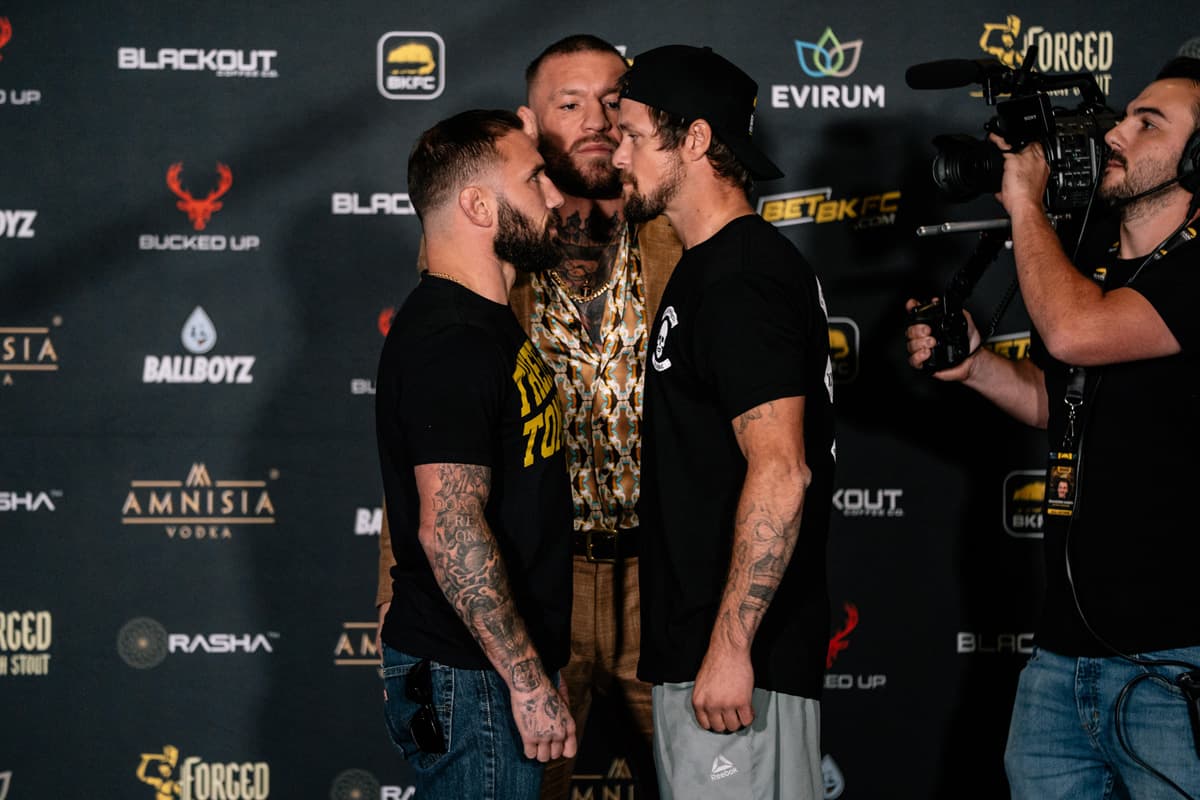 Jimmie Rivera and Timmy Mason face off