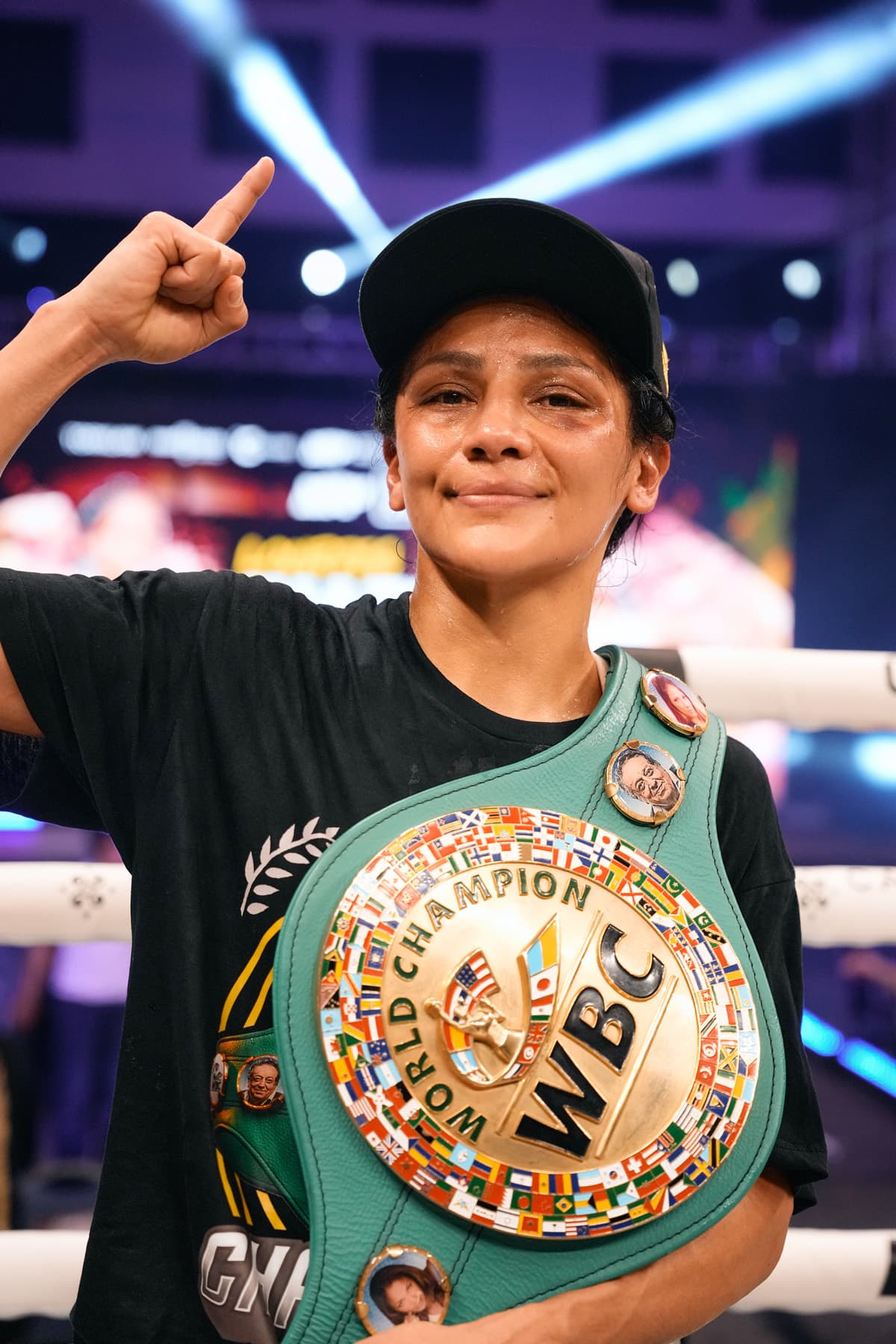 Lourdes Juarez with her WBC belt