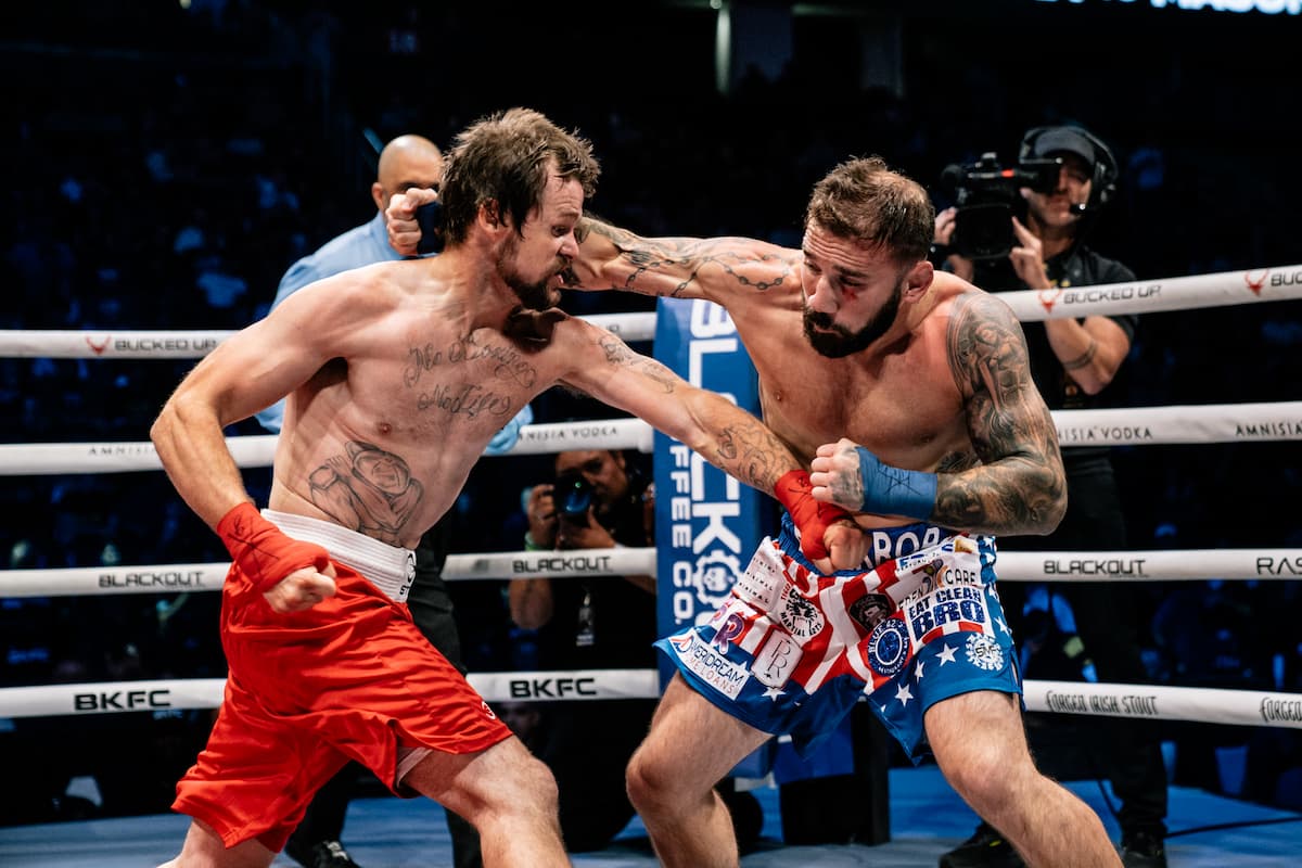 Timmy Mason and Jimmie Rivera during their bout