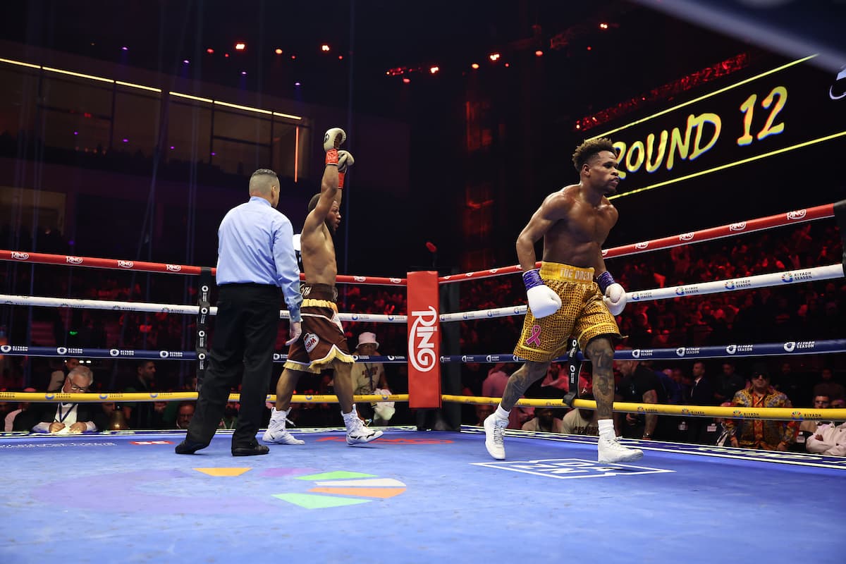 Devin Haney and Brian Norman Jr during their bout