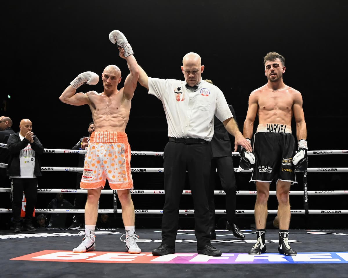 Scott Melvin victorious over Harvey Sturton